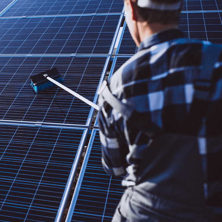 Manutenção e Limpeza de Painéis Solares